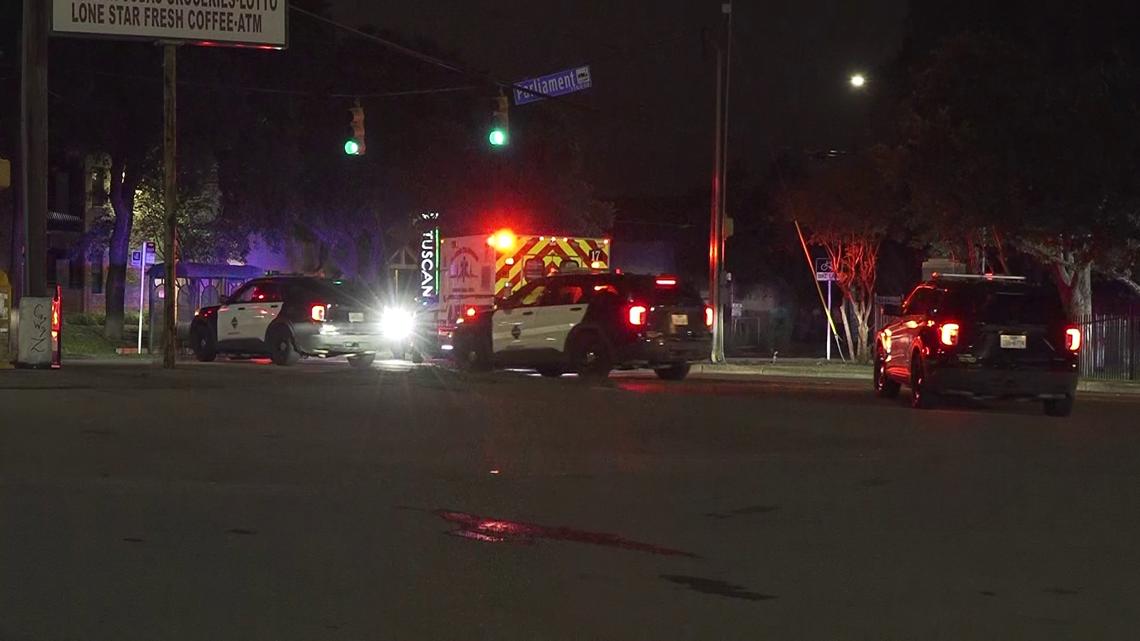 Suspect shoots SAPD officer, then barricades himself inside apartment